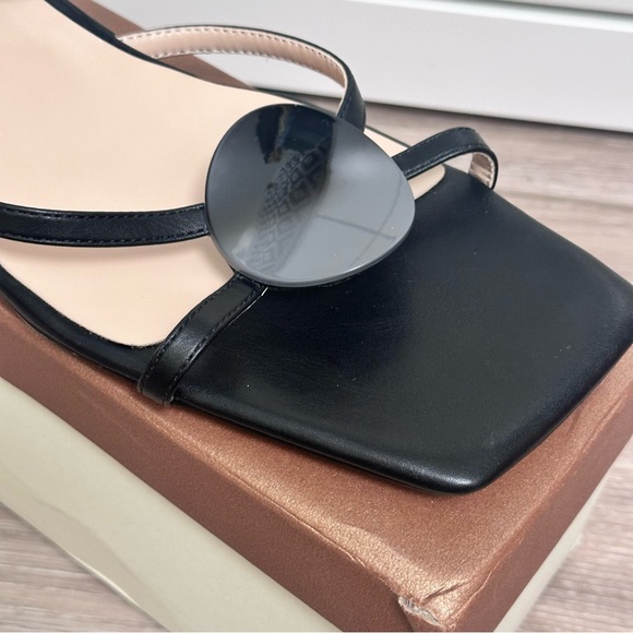 ONLY MAKER SQUARE TOE SANDAL WITH SCULPTURAL FRONT DETAIL & CHUNKY HEEL - Picture 3 of 9